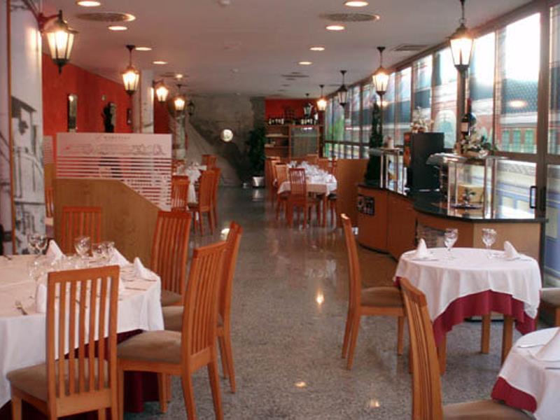 Aparthotel Sercotel Χουέσκα Εστιατόριο φωτογραφία